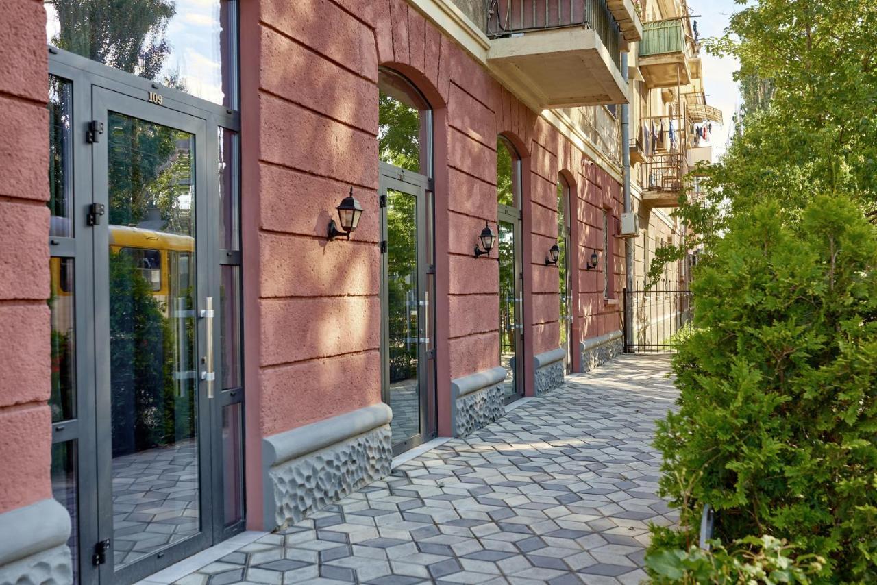 Gaudi Stylish Hotel Odessa Exteriör bild