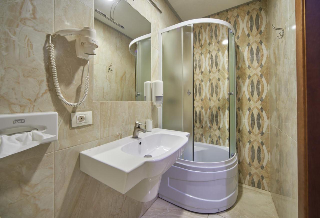 Gaudi Stylish Hotel Odessa Exteriör bild